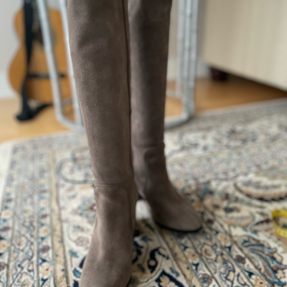 Like NEW Apostrophe suede heeled boots